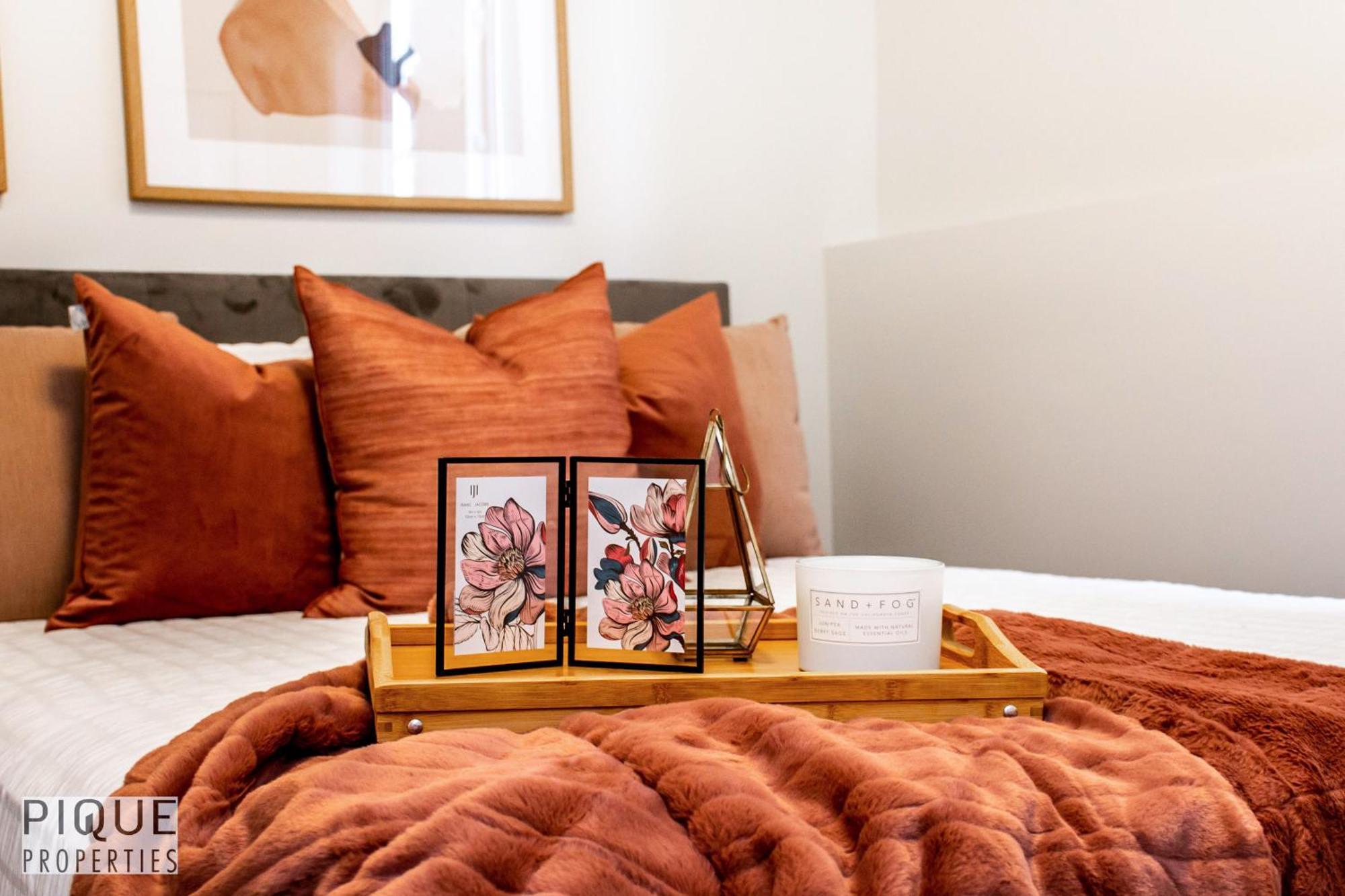 Stunning Modern Suite - King Bed - Free Parking & Netflix - Fast Wi-Fi - Long Stays Welcome Edmonton Habitación foto