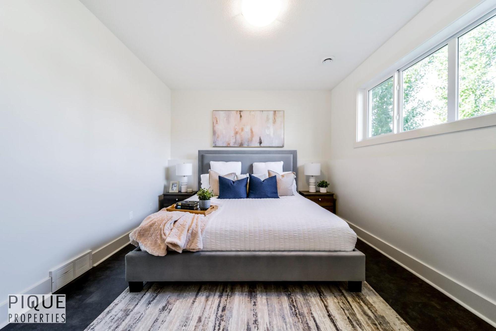 Stunning Modern Suite - King Bed - Free Parking & Netflix - Fast Wi-Fi - Long Stays Welcome Edmonton Habitación foto