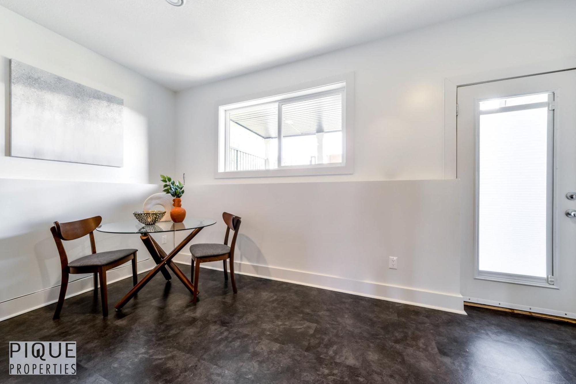 Stunning Modern Suite - King Bed - Free Parking & Netflix - Fast Wi-Fi - Long Stays Welcome Edmonton Habitación foto